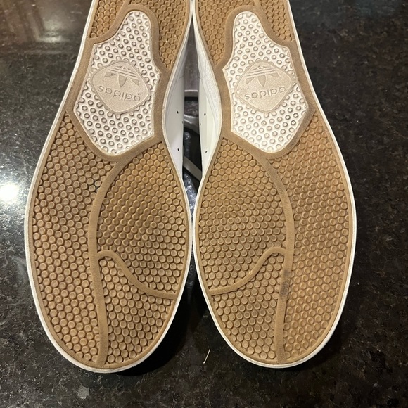 Adidas, Stan Smith Originals. Like new condition. Pictures tell a 1,000 words. - Picture 3 of 5